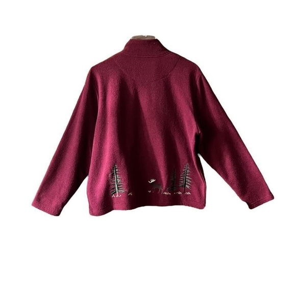 Vintage embroidered moose cabin in trees, zip fleece top - Picture 2 of 4